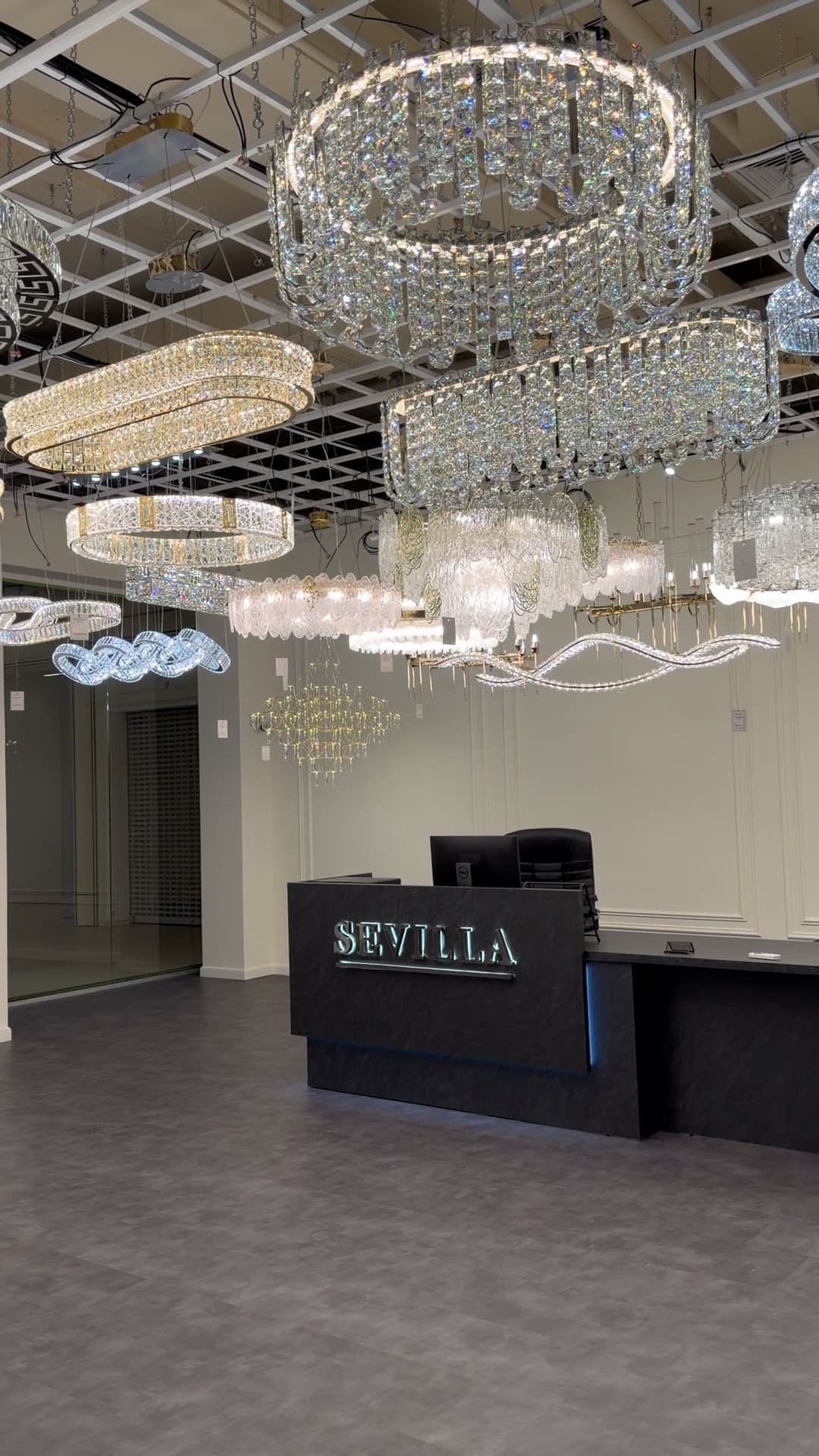 Шоурум Sevilla light в Києві ТЦ 4room